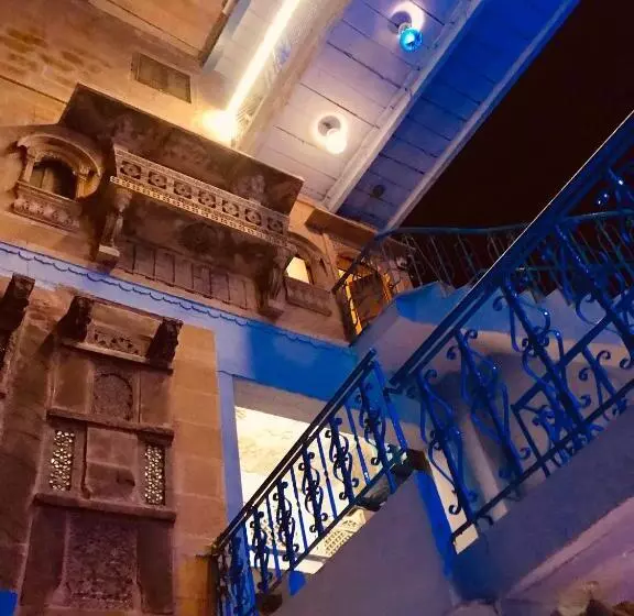 اتاق لوکس, The Blue House, Oldest Guest House