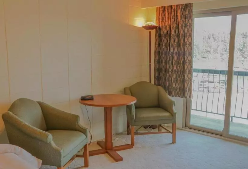 اتاق استاندارد یک تخته با بالکن, The Waterfront Suites And Marina