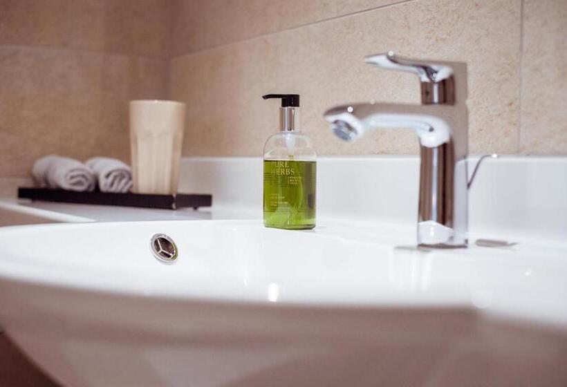 اتاق سوپریور, Weinstube