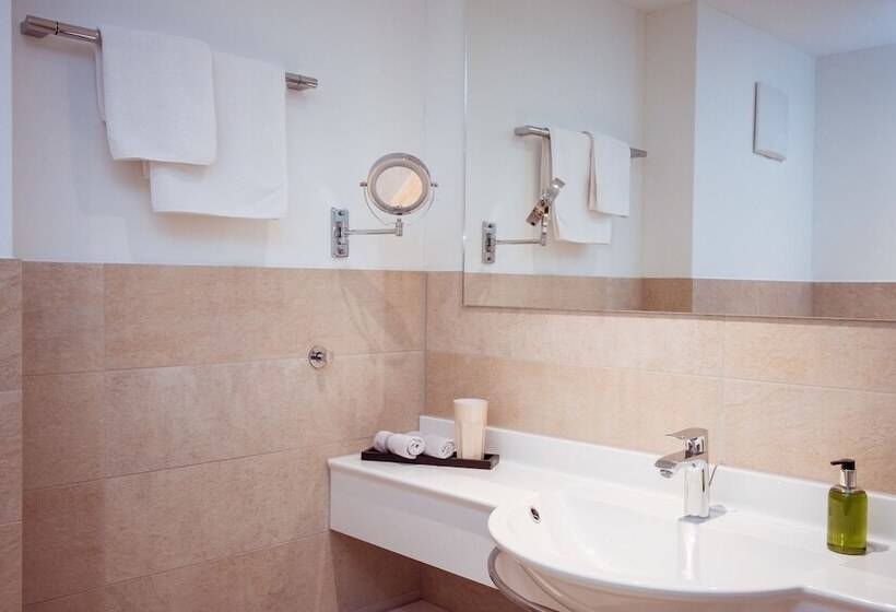 اتاق سوپریور, Weinstube