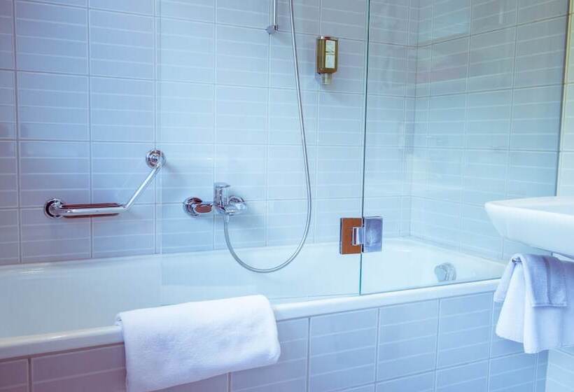 اتاق استاندارد یک نفره, Weinstube