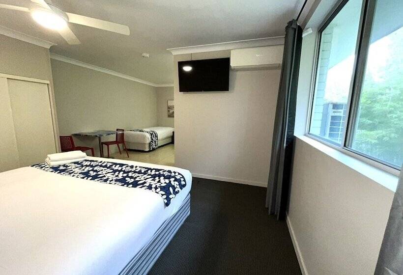 חדר סטנדרט לשלושה, Browns Broadbeach