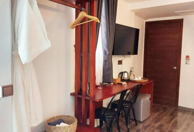 اتاق لوکس سه تخته, Sok Hotel And Coffee Siem Reap