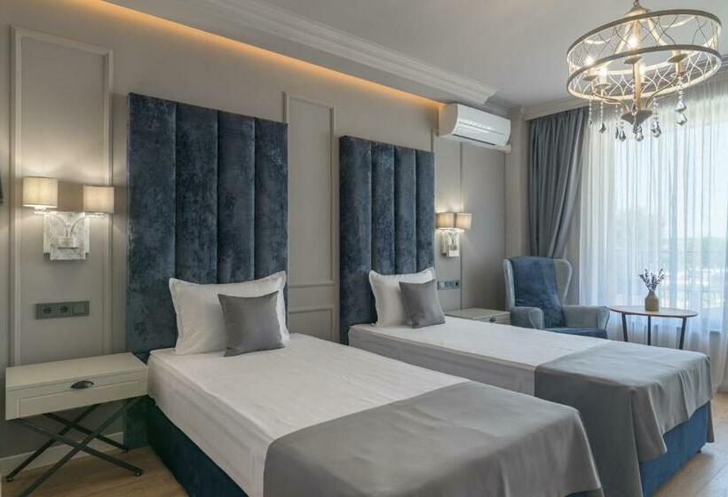 带阳台及侧面海景的标准房间, Aquamarine   Wellness & Spa