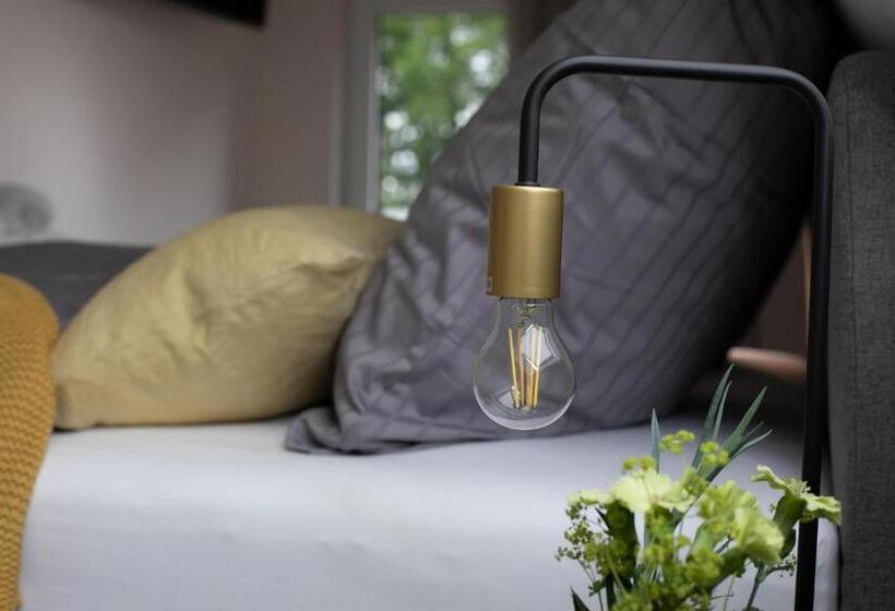 标准间, Plauderei Café Und