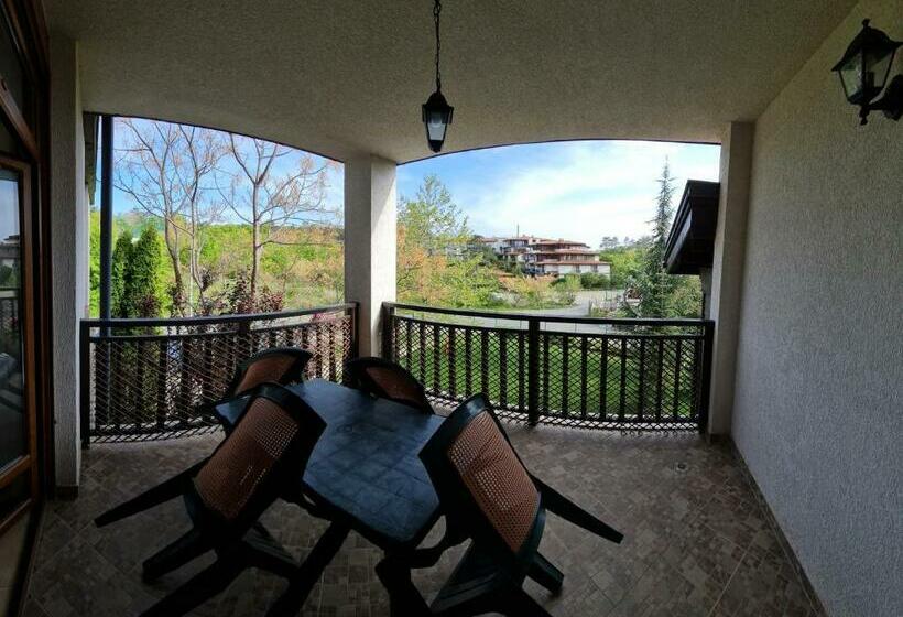 Апартаменты 1 Спальня Вид на Сад, Santa Marina Apartaments  Karina 1