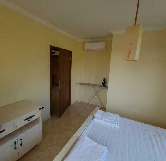 Апартаменты 1 Спальня Вид на Сад, Santa Marina Apartaments  Karina 1