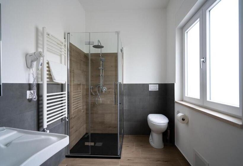 带阳台标准四人间, Riviera Dei Tramonti