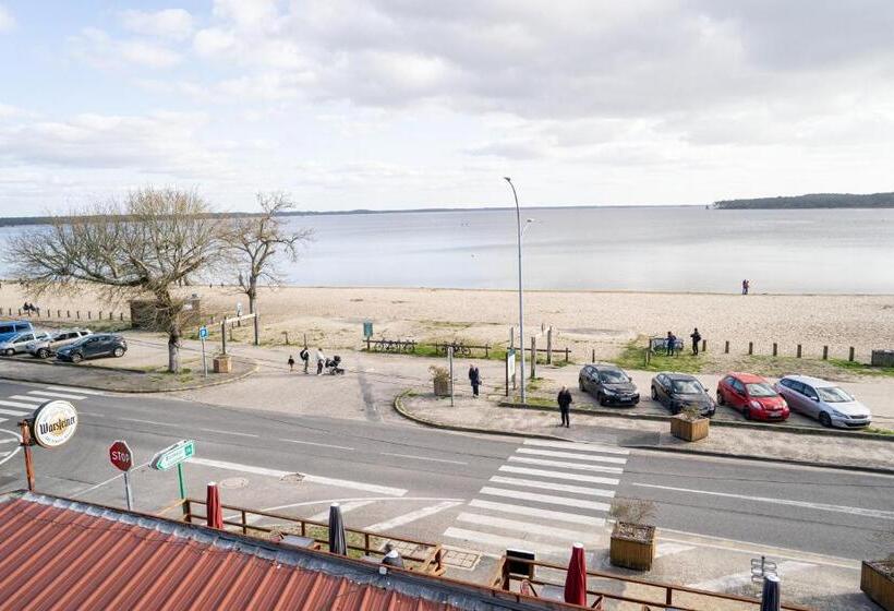 اتاق استاندارد با چشمانداز دریاچه, Le Moutchico