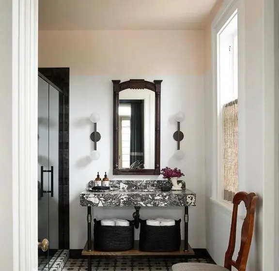 Standard-studio, The Madrona