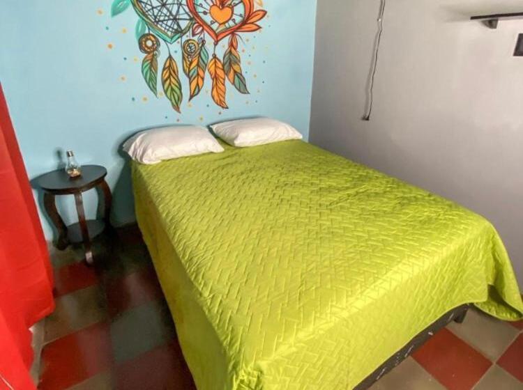 اتاق اکونومی, Hostal Casa Luna