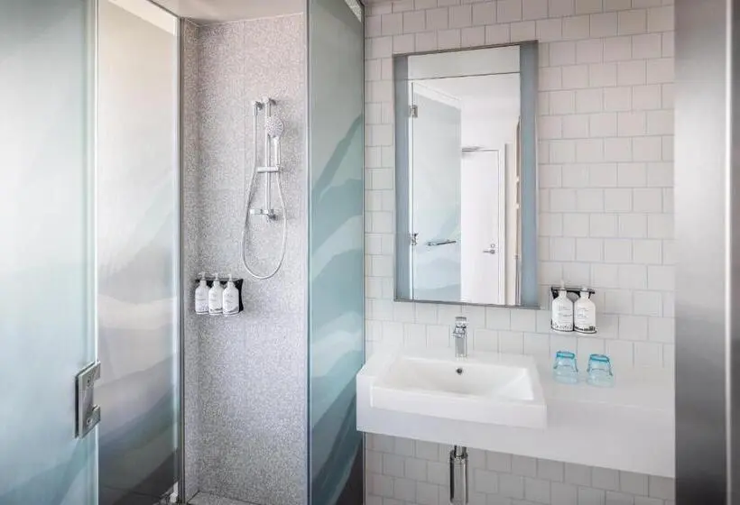 キングサイズベッドのスタンダードルーム, Holiday Inn Express Auckland City Centre, An Ihg
