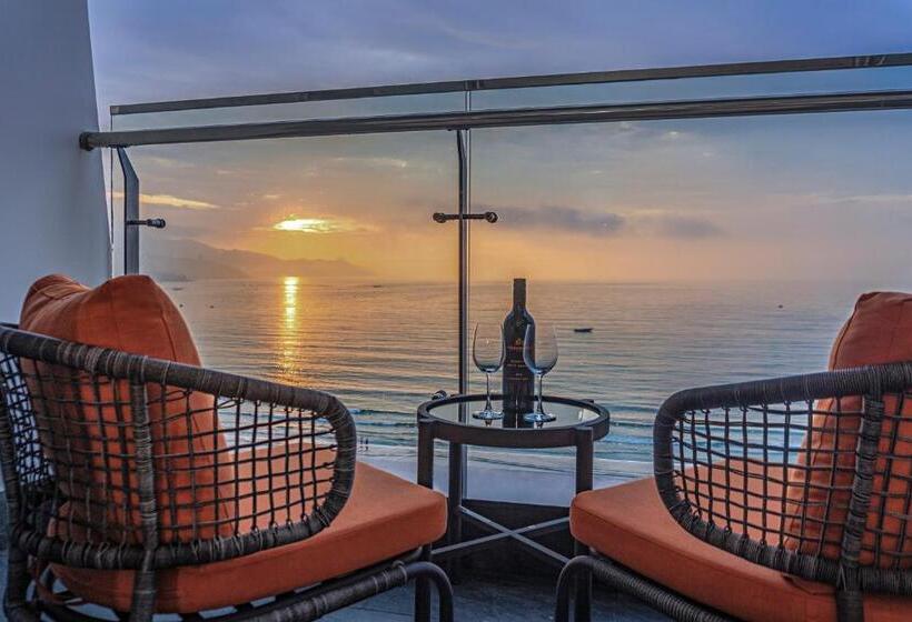 سوئیت با تخت بزرگ, Le Sands Oceanfront Danang