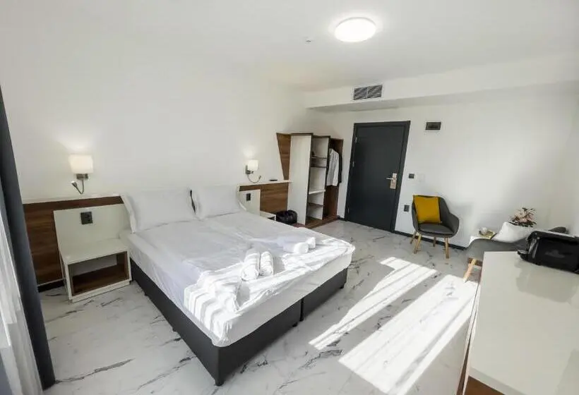Habitació Deluxe, Rubo
