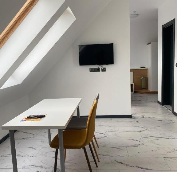 דירת חדר, Rubo