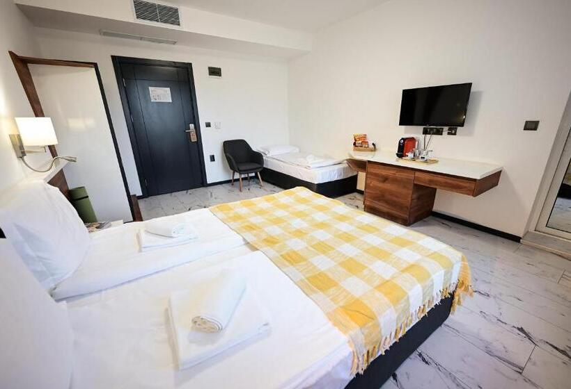 חדר דלוקס, Rubo