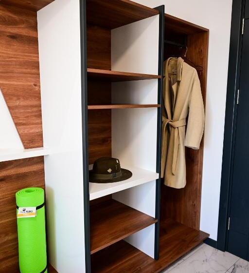 חדר דלוקס, Rubo