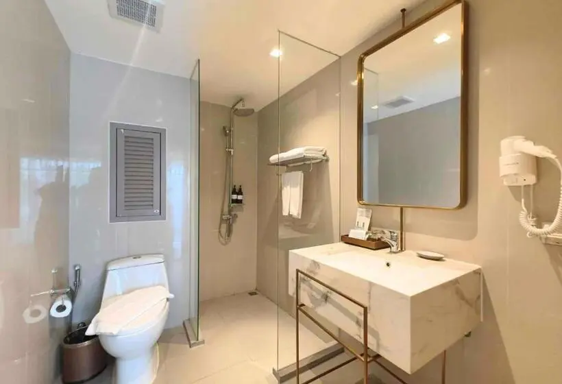 2 Bedrooms Suite 2 Bedrooms River View