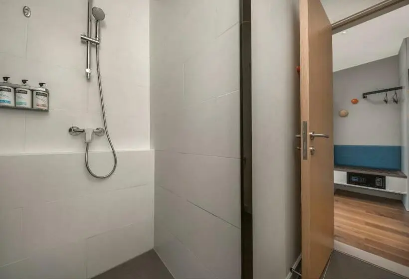 キングサイズベッドのスタンダードルーム, Holiday Inn Express Meishan Dongpo, An Ihg