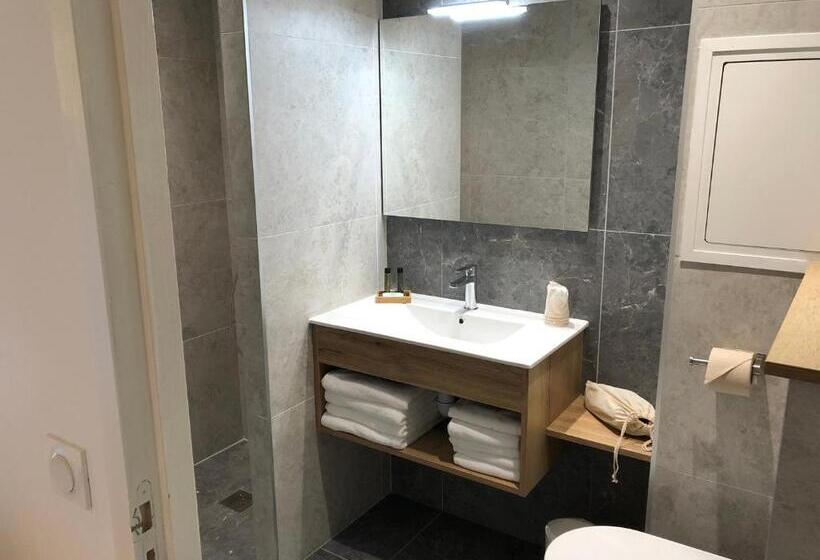 Четырехместный Номер Классик, Shana Hôtel & Résidence