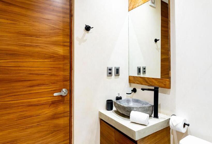 استودیوی استاندارد, Pre Opening! Solemn Luxury Condos By Spot Rentals