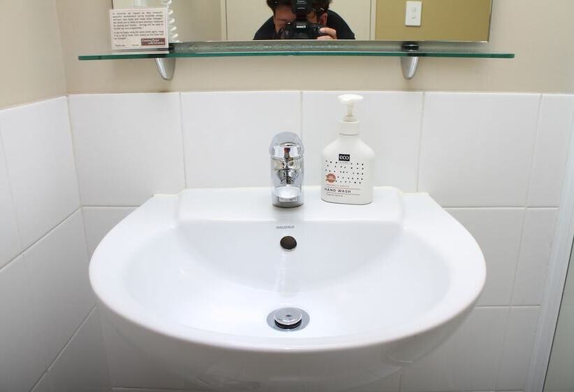 סטודיו דלוקס, Centrepoint On Colombo