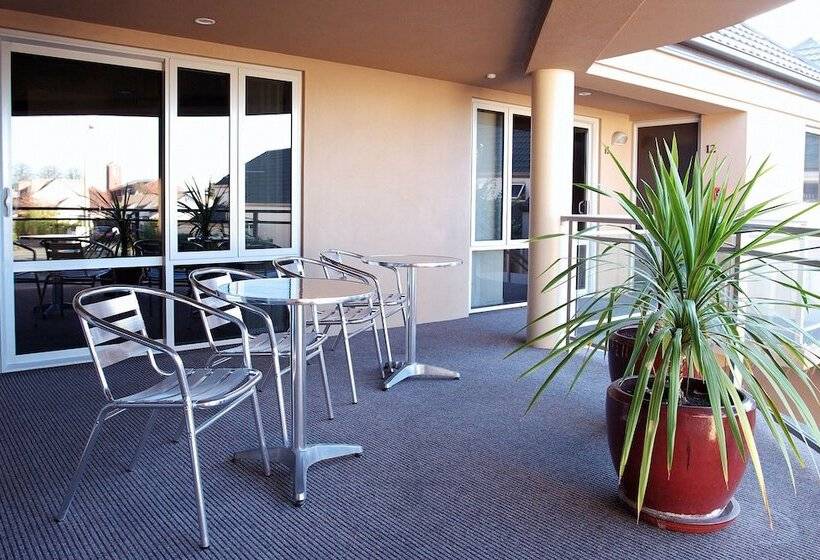 דירת חדר, Centrepoint On Colombo