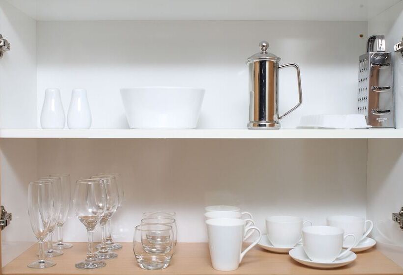 דירת חדר, Centrepoint On Colombo