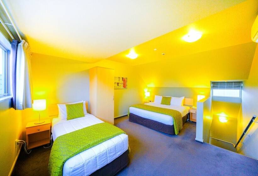 דירת חדר, Centrepoint On Colombo