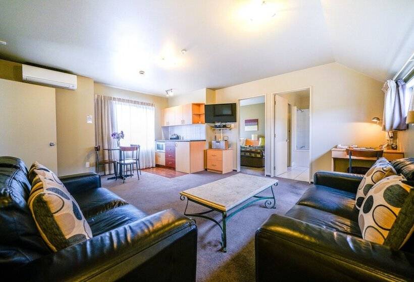 דירת שני חדרים, Centrepoint On Colombo