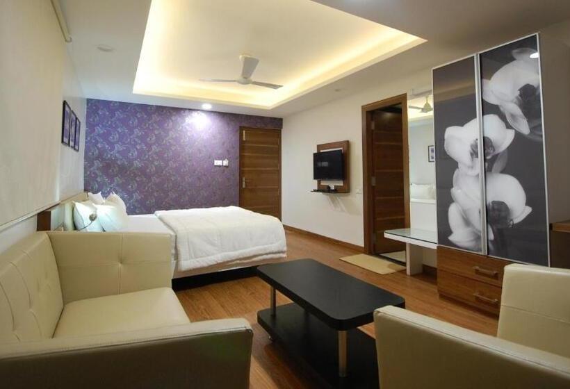 Chambre Affaires, Ambassador