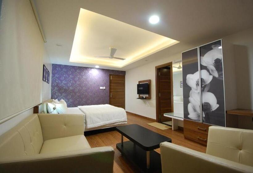 Chambre Affaires, Ambassador