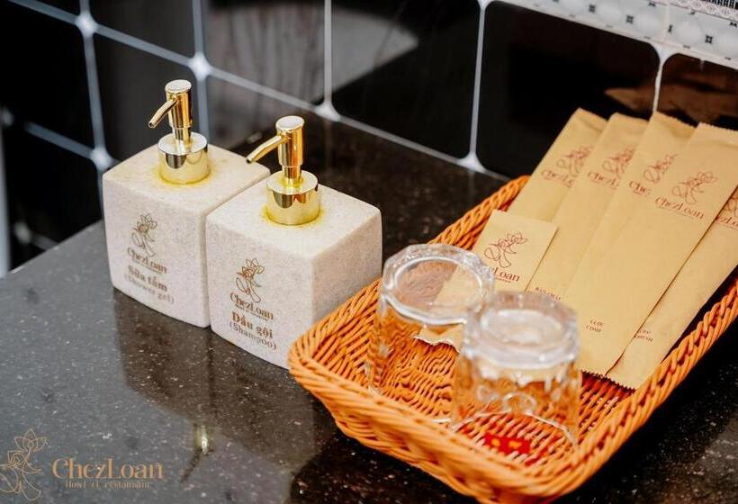 اتاق خانوادگی, Chez Loan