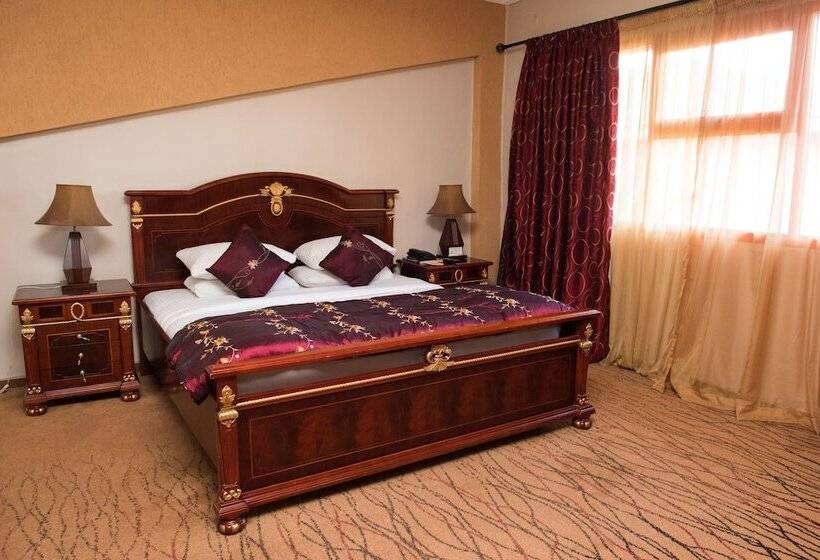 سوییت لوکس, Crossroads Hotel Lilongwe