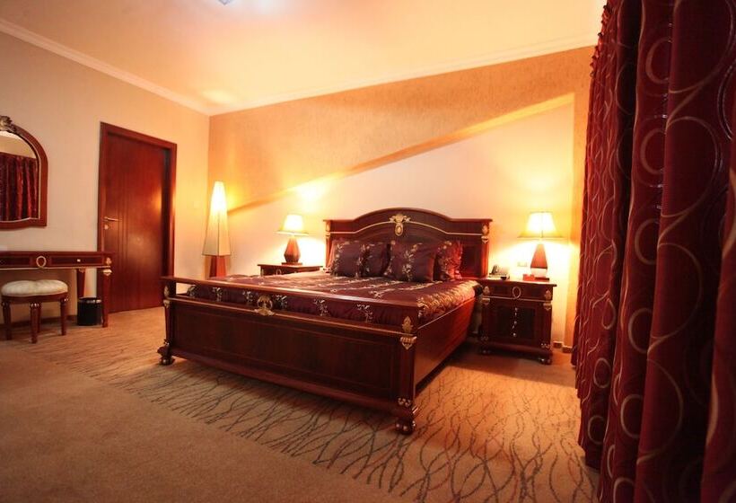 سوییت لوکس, Crossroads Hotel Lilongwe