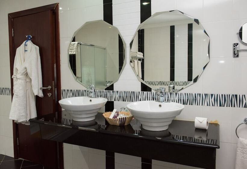 سوییت لوکس, Crossroads Hotel Lilongwe