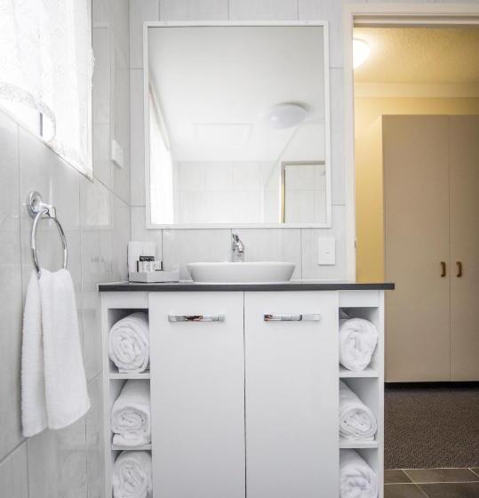 اتاق استاندارد, Emerald Maraboon Motor Inn