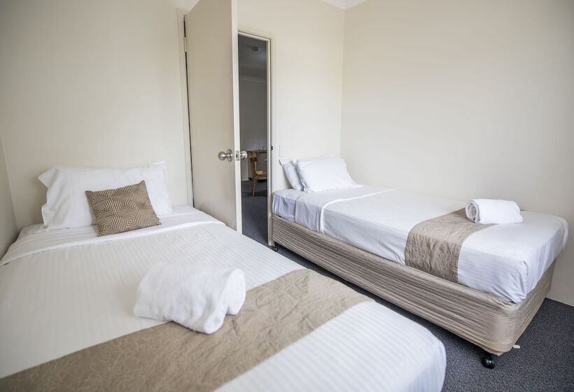 اتاق خانوادگی, Emerald Maraboon Motor Inn