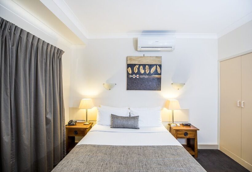 سوییت, Emerald Maraboon Motor Inn