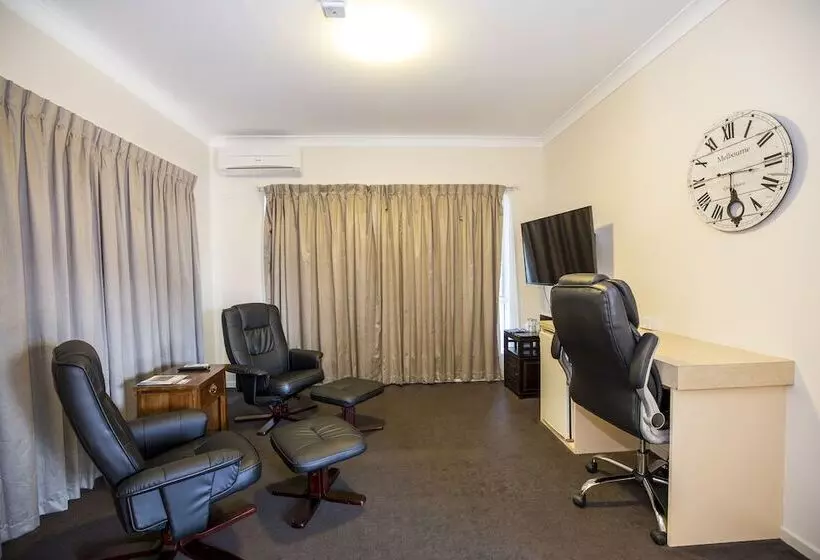 سوییت, Maraboon Motor Inn