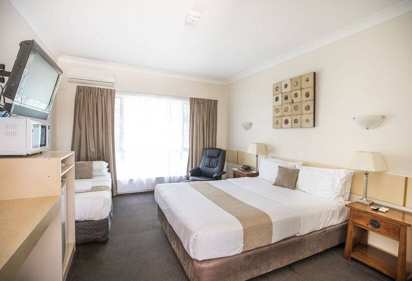스위트, Emerald Maraboon Motor Inn