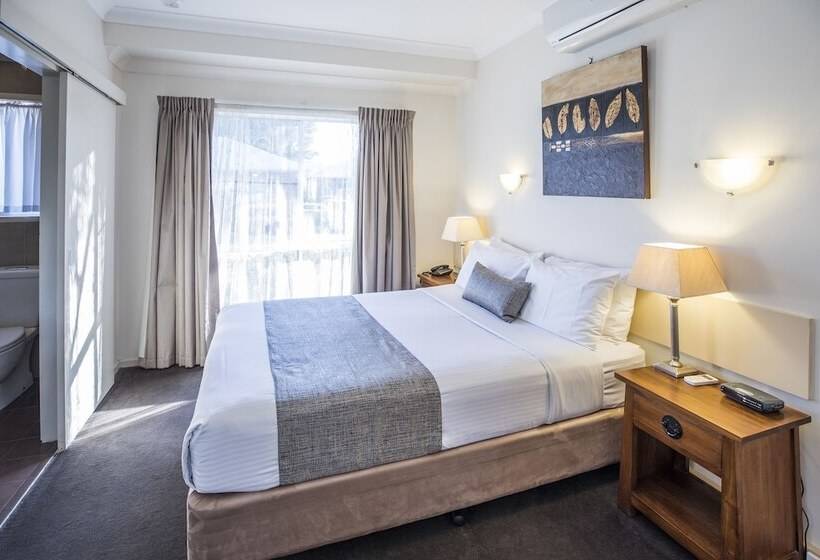 سوییت, Emerald Maraboon Motor Inn