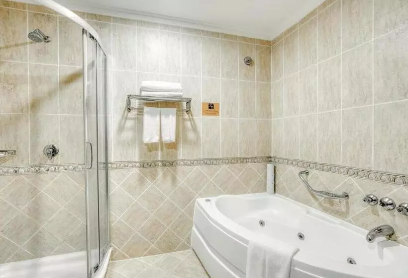 سوییت خانوادگی, Kibo Palace Hotel Arusha