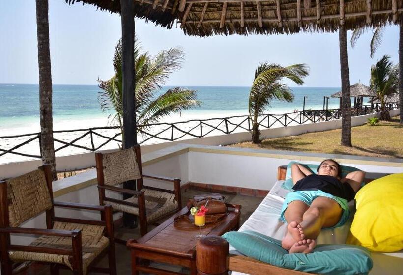 کلبه ییلاقی, Kilifi Bay Beach Resort
