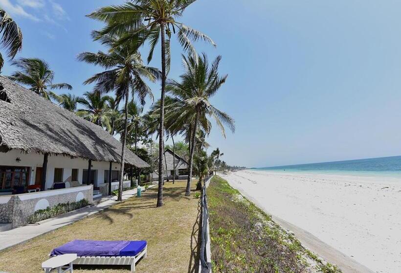 کلبه ییلاقی, Kilifi Bay Beach Resort
