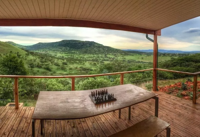 ２ベッドルームハウス, Three Tree Hill Lodge