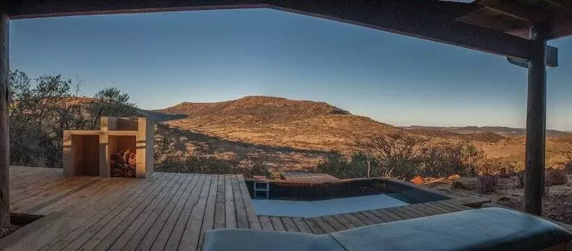 ２ベッドルームハウス, Three Tree Hill Lodge
