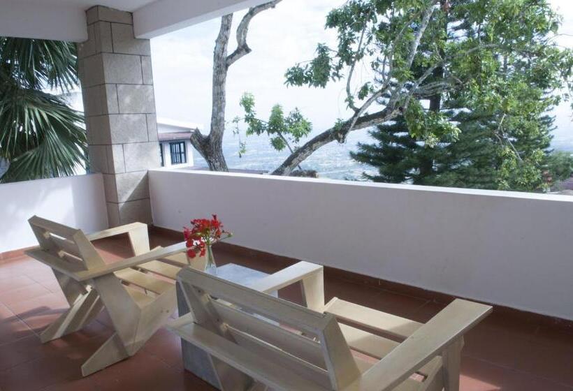 سوییت جونیور لوکس, Camp David Ranch