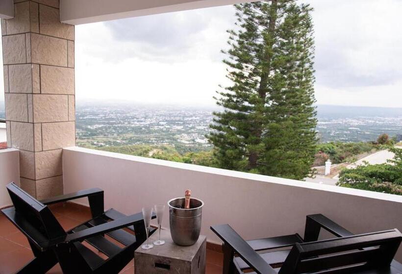 سوییت جونیور لوکس, Camp David Ranch