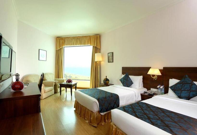 带大床的套房, The Quilon Beach Hotel And Convention Center